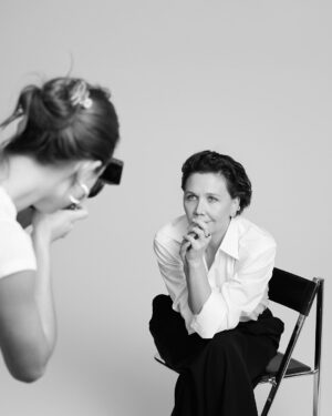 Maggie Gyllenhaal Instagram - It is such a pleasure to collaborate with @etonshirts. What a luxury to get to wear their exquisite shirts. I’ve been living in them. They are gorgeous now, and I bet I’ll LOVE them even more after 100 washes. And thank you to the v v talented @graysorrenti for the beautiful photos.