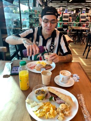Maitê Padilha Instagram - aniversario do meu amor 

não tenho palavras pra explicar o tamanho da sua importância na minha vida, por isso celebro muito a sua hoje. 

quero ir junto com muita risada, alegria, carinho, rotina, botafogo, viagens, cafes da manha, apelidos, roupas combinando, amigos, filmes, coberta e cervejinha. 

te amar é muito fácil, meu amô. que alegria ter você pra dividir a vida. te admiro tanto 

feliz aniversário, pi. te amo muito ❤️