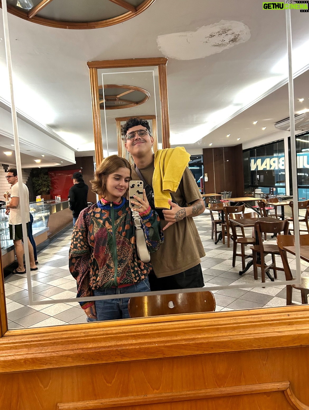 Maitê Padilha - 3.1K Likes - aniversario do meu amor 

não tenho palavras pra explicar o tamanho da sua importância na minha vida, por isso celebro muito a sua hoje. 

quero ir junto com muita risada, alegria, carinho, rotina, botafogo, viagens, cafes da manha, apelidos, roupas combinando, amigos, filmes, coberta e cervejinha. 

te amar é muito fácil, meu amô. que alegria ter você pra dividir a vida. te admiro tanto 

feliz aniversário, pi. te amo muito ❤️