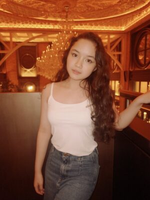 Makayla Rose Hilli Instagram - hey you.