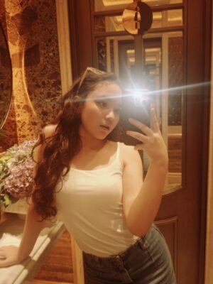 Makayla Rose Hilli Instagram - hey you.