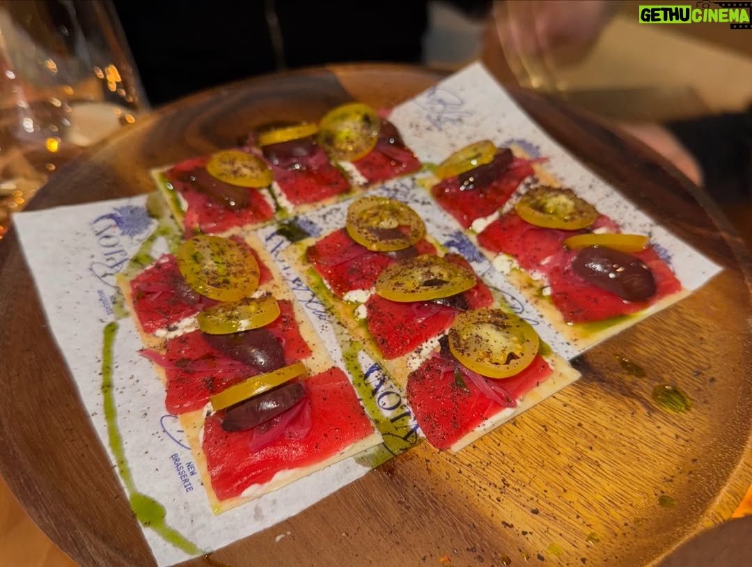 Makoke - 3.8K Likes - Veladas llenas de amor, 🤍🤍🤍 Gracias por hacerme tan feliz. @anitamg  Por cierto,el restaurante un éxito @notablu.madrid ✨✨