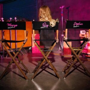 Malin Åkerman Instagram - Hold on to your wigs…we have officially started shooting season 2!!! And y’all are not gonna be disappointed 😈 @netflix @thehuntingwives @lionsgatetv