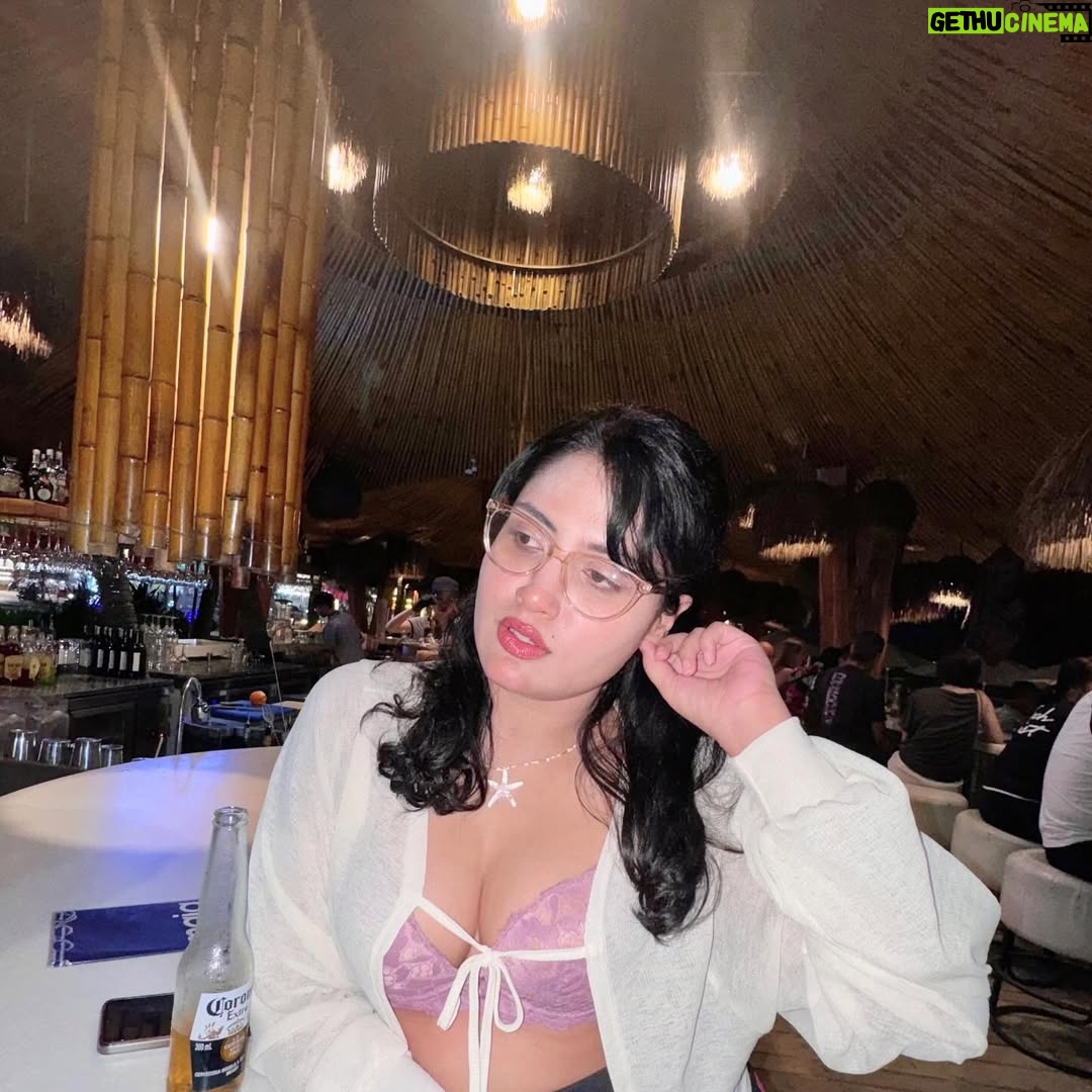Manvi Chugh - 8K Likes - 