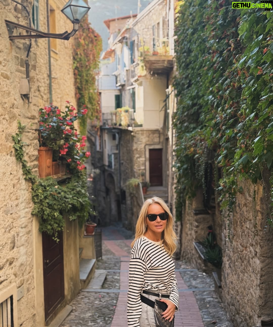 Maria Bekatorou - 11.8K Likes - When the world seem to shine like you had too much wine…That’s amore 🇮🇹❤️ #blessed #thankful #italianfood #italianlife#genova #cinqueterre #laviestbelle