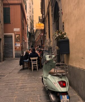 Maria Bekatorou Instagram - When the world seem to shine like you had too much wine…That’s amore 🇮🇹❤️ #blessed #thankful #italianfood #italianlife#genova #cinqueterre #laviestbelle