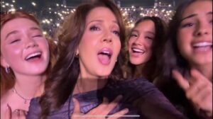 Maria Canals-Barrera Instagram - Electrifying night last night at the @jonasbrothers concert with our @camprockmovie family! @disneychannel @disneyplus