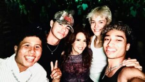 Maria Canals-Barrera Instagram - Electrifying night last night at the @jonasbrothers concert with our @camprockmovie family! @disneychannel @disneyplus