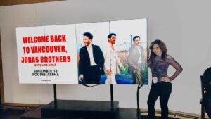 Maria Canals-Barrera Instagram - Electrifying night last night at the @jonasbrothers concert with our @camprockmovie family! @disneychannel @disneyplus