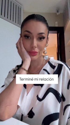 María Fernanda Ríos Instagram - 🐓😒😂 cuantas así??
#humor