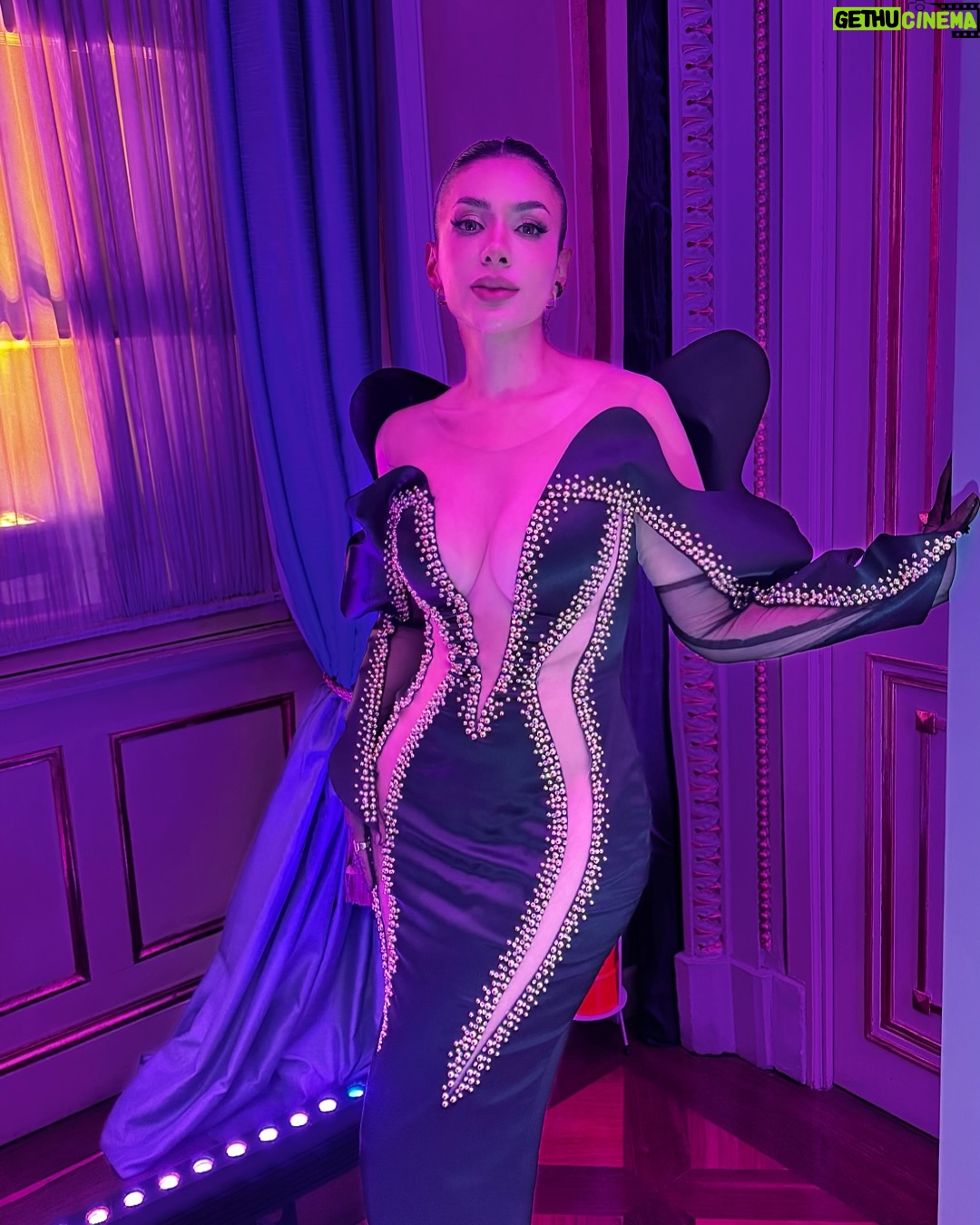 María Fernanda Ríos - 9.8K Likes - Me llevé todas las miradas ✨✨✨

Dress: @joseluis_fernandez_c 
Producción: @miguel_manrique_s 
Dirección makeup: @prisrendonmakeup 

#themaisonloreal #bogota #femenina