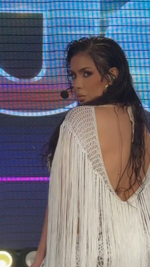 María Fernanda Ríos Instagram - Yo soy la mujer de mi vida💋
Makeup&hair: @jinsonpinedaoficial_ @hectoralvarado__