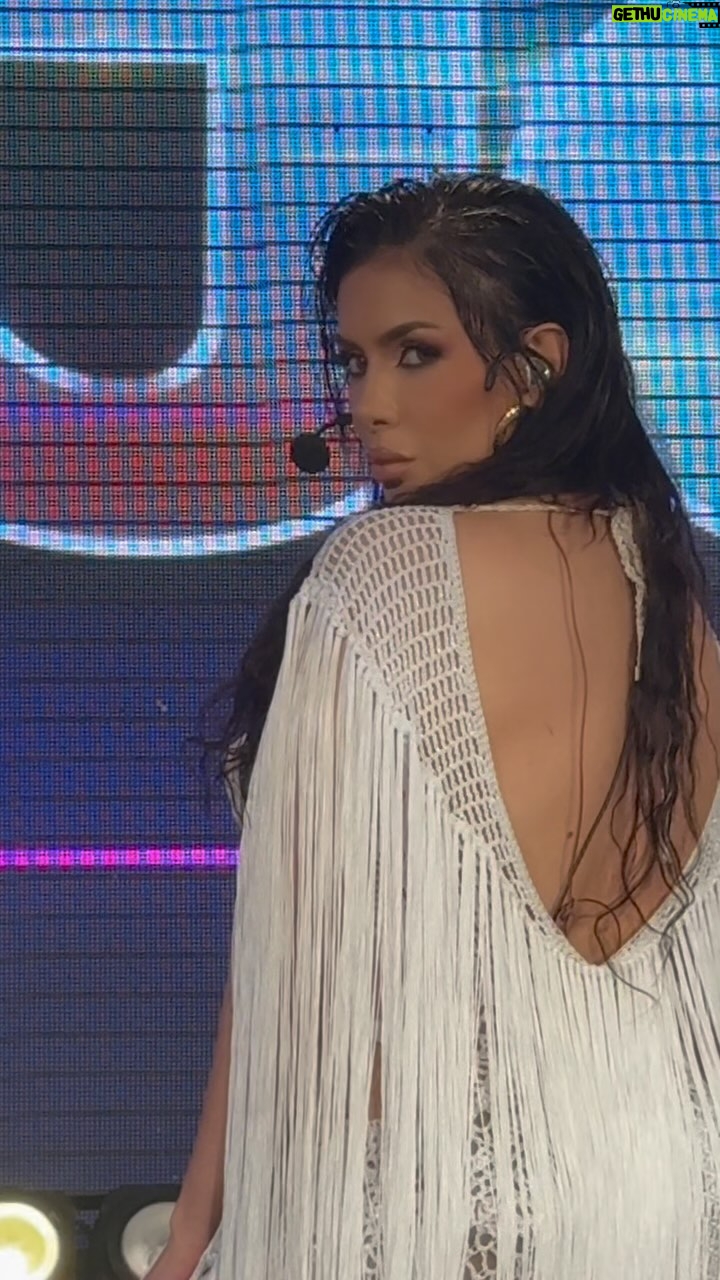 María Fernanda Ríos - 9.1K Likes - Yo soy la mujer de mi vida💋

Makeup&hair: @jinsonpinedaoficial_  @hectoralvarado__