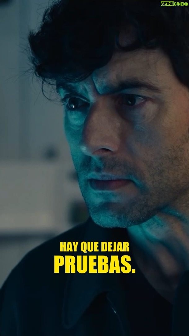 María Hervás - 202 Likes - Qué bien viene tener una cámara frigorífica en el garaje cuando tu amante te llama para que la ayudes a deshacerte del cadáver de tu mujer, que la ha atropellado sin querer... 🙄

En esa tesitura se encuentra Fernando, el protagonista de la comedia de enredo #ElFantasmaDeMiMujer, comedia dirigida por @meriripoll, con un reparto encabezado por @javierrrey, @maria_hervas_, @mauleonloreto y @marcocacereslopez y con la colaboración de @macarenagomezofficial. 

📣 Estreno en cines, 20 de febrero 💥

#cine #cineespañol #JavierRey #MaríaHervás
