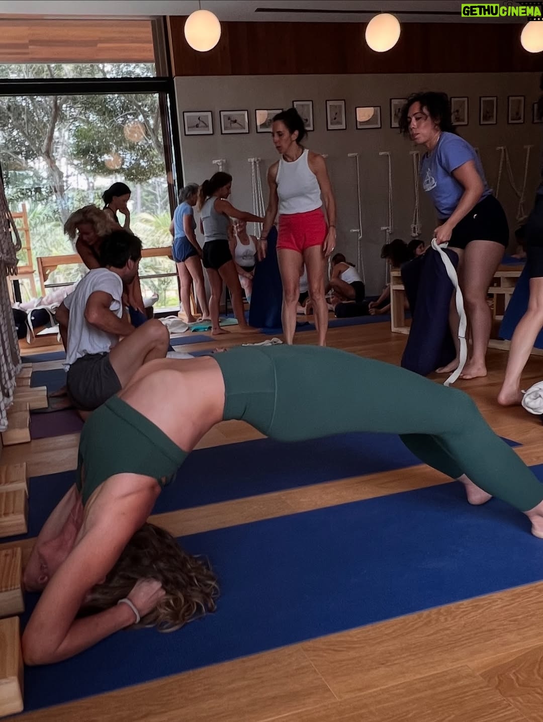 María José Prieto - 3 Likes - Hoy celebramos el cumpleaños de Guruji BKS Iyengar, mi maestro de yoga y celebramos su enseñanza viva. 🧘🏽‍♂️ 
En tiempos de división y polarización, su mensaje nos recuerda el poder de la templanza, la escucha y la unión.
Que sepamos sostener nuestras diferencias sin perder la humanidad, y elegir ser puentes en lugar de muros.

Feliz cumpleaños, Guruji. ✨