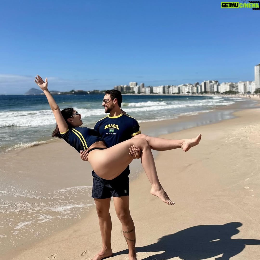 María Karla Gómez - 17.4K Likes - Este post es para celebrar tu vida y nuestro primer año juntos , gracias por ser ese apoyo incondicional y el mejor compañero que pudo llegar a mi vida, a tu lado me siento amada y en paz y ese es el mayor regalo que puedo tener, solo quiero despertar y siempre ver tu sonrisa, te amo posiiii ❤️❤️❤️