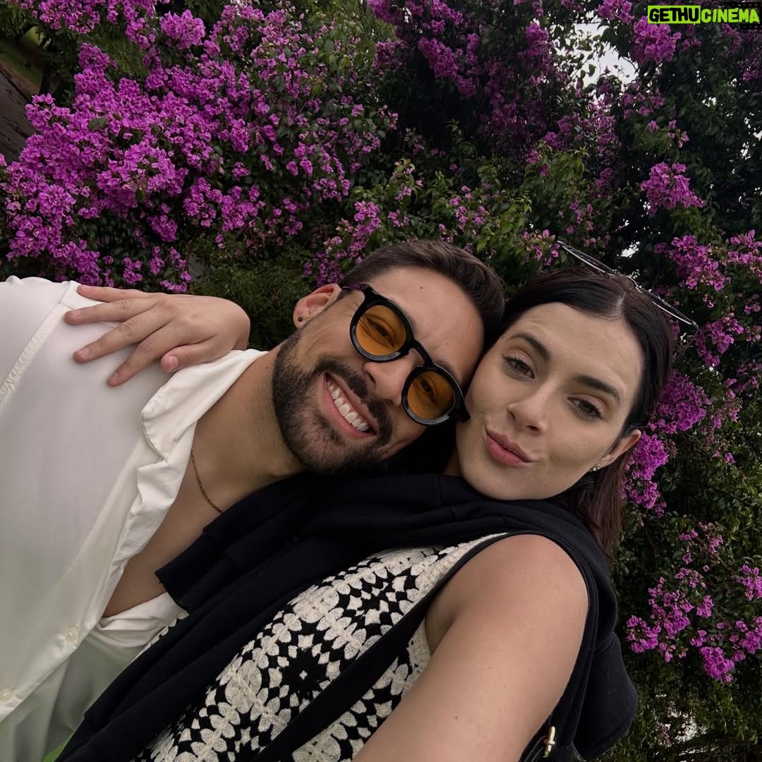 María Karla Gómez - 17.4K Likes - Este post es para celebrar tu vida y nuestro primer año juntos , gracias por ser ese apoyo incondicional y el mejor compañero que pudo llegar a mi vida, a tu lado me siento amada y en paz y ese es el mayor regalo que puedo tener, solo quiero despertar y siempre ver tu sonrisa, te amo posiiii ❤️❤️❤️