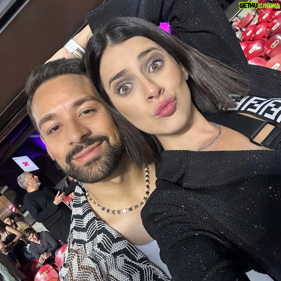 María Karla Gómez - 17.4K Likes - Este post es para celebrar tu vida y nuestro primer año juntos , gracias por ser ese apoyo incondicional y el mejor compañero que pudo llegar a mi vida, a tu lado me siento amada y en paz y ese es el mayor regalo que puedo tener, solo quiero despertar y siempre ver tu sonrisa, te amo posiiii ❤️❤️❤️