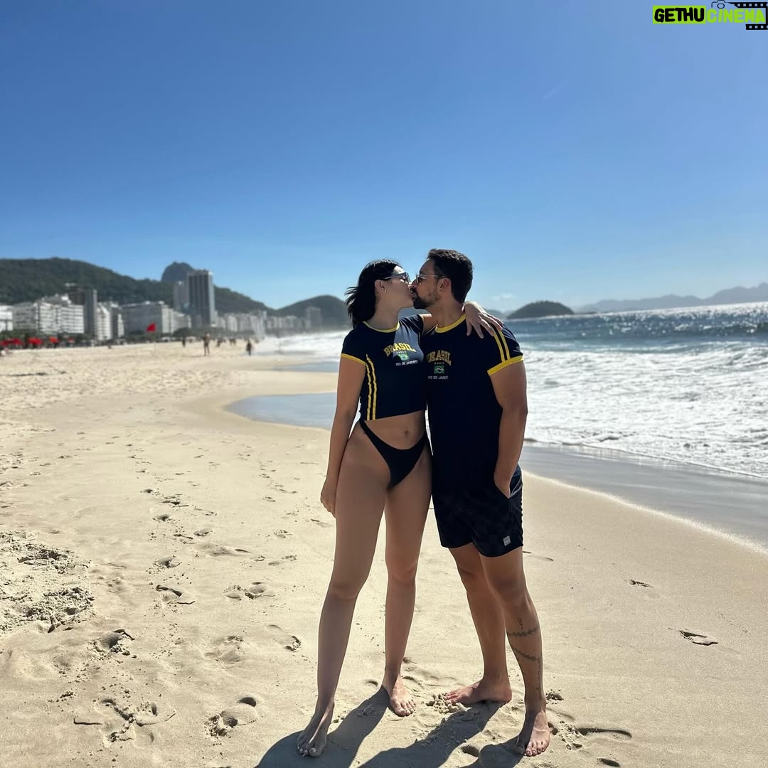 María Karla Gómez - 17.4K Likes - Este post es para celebrar tu vida y nuestro primer año juntos , gracias por ser ese apoyo incondicional y el mejor compañero que pudo llegar a mi vida, a tu lado me siento amada y en paz y ese es el mayor regalo que puedo tener, solo quiero despertar y siempre ver tu sonrisa, te amo posiiii ❤️❤️❤️
