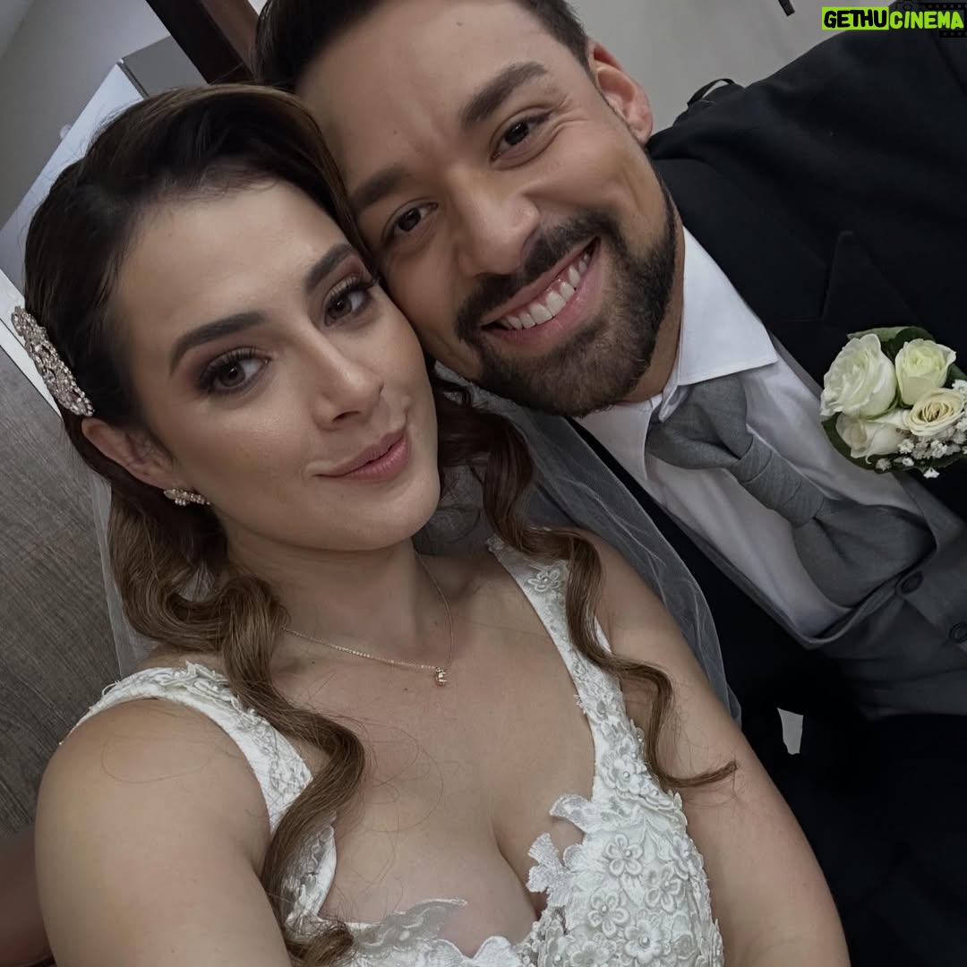 María Karla Gómez - 17.4K Likes - Este post es para celebrar tu vida y nuestro primer año juntos , gracias por ser ese apoyo incondicional y el mejor compañero que pudo llegar a mi vida, a tu lado me siento amada y en paz y ese es el mayor regalo que puedo tener, solo quiero despertar y siempre ver tu sonrisa, te amo posiiii ❤️❤️❤️
