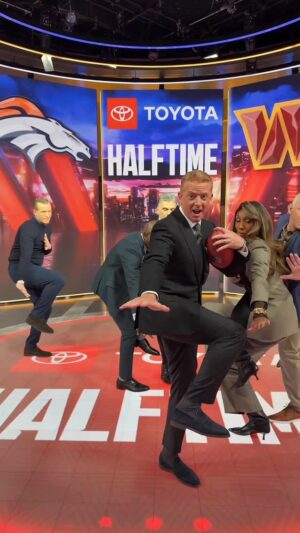 Maria Taylor Instagram - Running with the same set 😤 #SNF #FNIA
