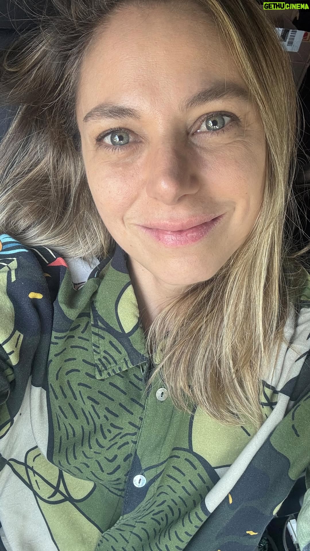Mariana Derderián - 5.8K Likes - Y GRACIAS a todos por tanto cariño, ayer recibí un balde de consejos de personas maravillosas y para mí de eso va la vida… De estar en todas!
.
Gracias a ti @hyundaichile por ese apoyo constante en lo humano, en lo profundo  y en lo profundo. 
Más allá de nuestro vínculo profesional, la calidad de los trabajadores es una joyita 🤍