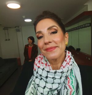 Mariana Loyola Instagram - Valdivia, Valdivia, Valdivia ♥️♥️♥️
Mi amada Valdivia y su magnífico @ficvaldivia 🥹
Gracias mi @rodrigoidd y @pilardeldaniela de @locavaldivia 💖 por las risas y el talento y por acompañarme en la noche inaugural del festival, que animé junto a mi amada socia Paly García ❤️🔥
Siempre es un placer venir y disfrutar de mis amigas, del cine, de las comidas, de las risas y conversaciones y de los paisajes increíbles de esta ciudad preciosa.
Feliz de volver cada vez.
Larga vida al Festival de Cine de Valdivia 🎥 🌟