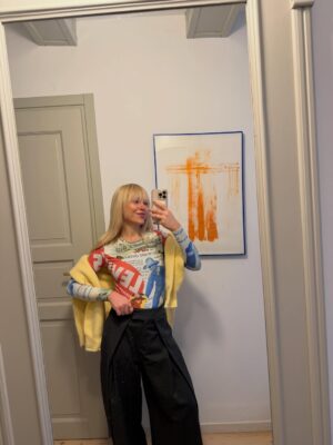 Mariana Prachařová Instagram - doufám, že po včerejšku taky praktikujete polohu z fotky číslo jedna🫶🏻