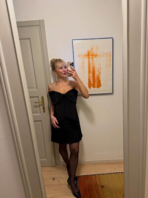 Mariana Prachařová Instagram - doufám, že po včerejšku taky praktikujete polohu z fotky číslo jedna🫶🏻