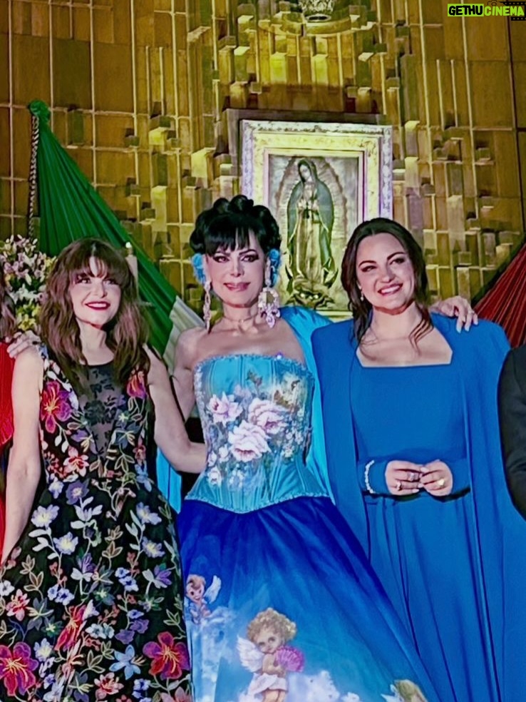 Maribel Guardia - 61.9K Likes - Noche llena de emociones cantándole a la Virgencita con amigos y compañeros talentosos ❤️