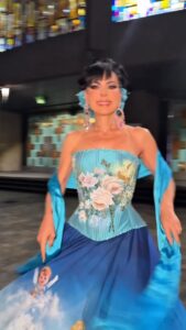 Maribel Guardia Instagram - En 2 horas le canto a la Virgencita de Guadalupe ❤️ @telemundo @mitzyofficial_ #mexico 🇲🇽🙏🏼 Le voy a pedir por ustedes y los que aman 🙏🏼