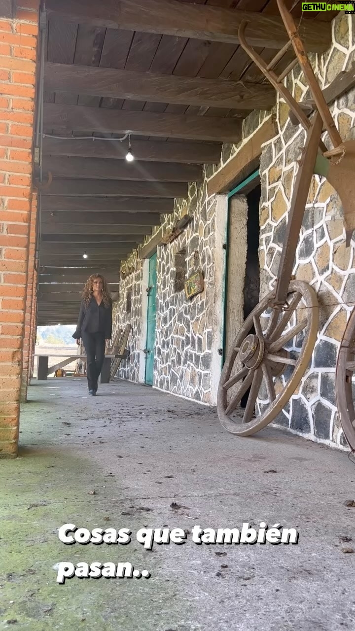 Maricela González - 8.1K Likes - En un día normal de grabación decidí explorar mejor el rancho y, claro que me llevé una que otra sorpresa…!