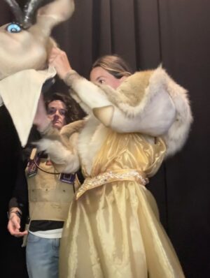 Marilou Instagram - Ce fut très… divertissant! 

Jouer à la chanteuse à voix, déguisée en caribou, en ayant deux petits trous de narines comme champ de vision 🙃🫎🤍