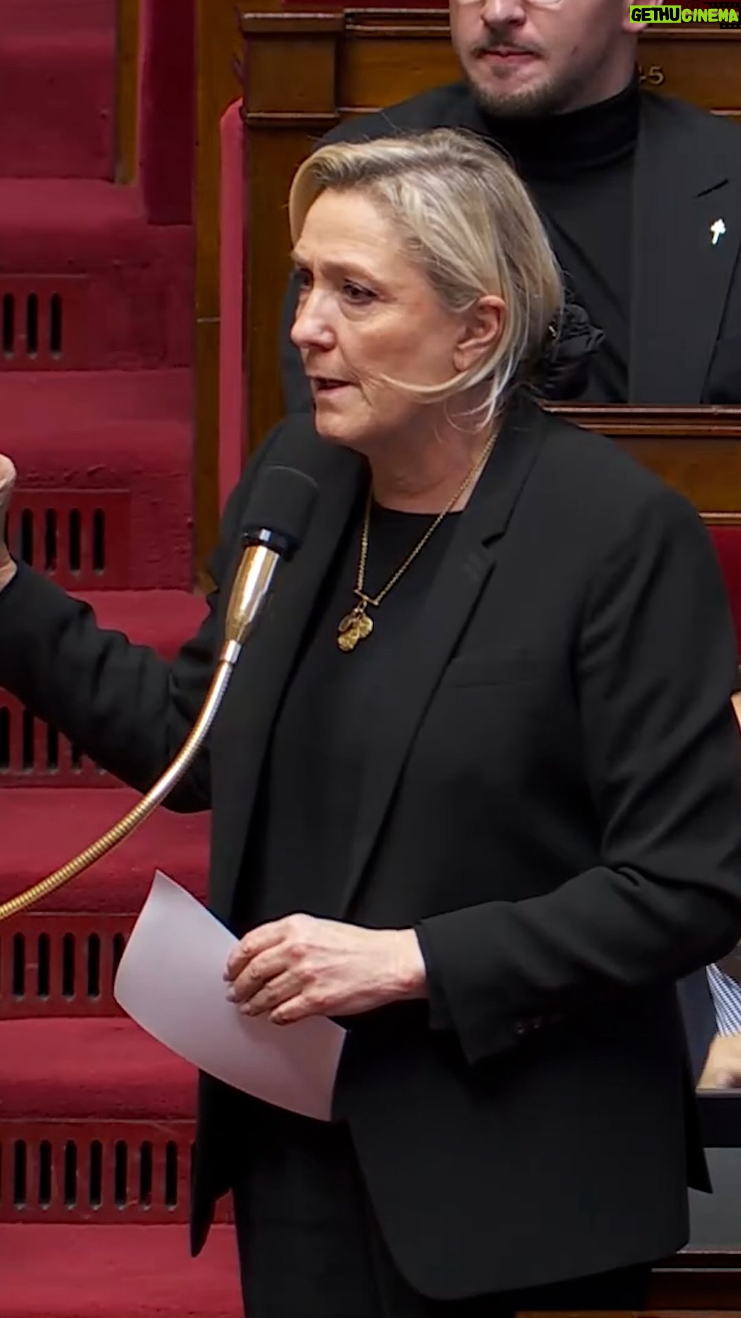 Marine Le Pen - 51.7K Likes - J’ai retrouvé la profession de foi des Macronistes en 2022 - et qui souhaitent aujourd’hui la désindexation des pensions de retraite.

Le point numéro 1 : pour plus de pouvoir d’achat, dès cet été, l’indexation des retraites sur l’inflation.