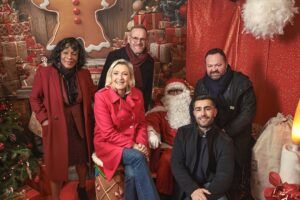Marine Le Pen Instagram - Quel immense bonheur pour moi d’être ce soir au marché de Noël d’Hénin-Beaumont, qui d’année en année, connaît une fréquentation grandissante.

Bravo à Steeve Briois pour cet immense succès et merci au Père Noël d’être présent ce soir ! 😉