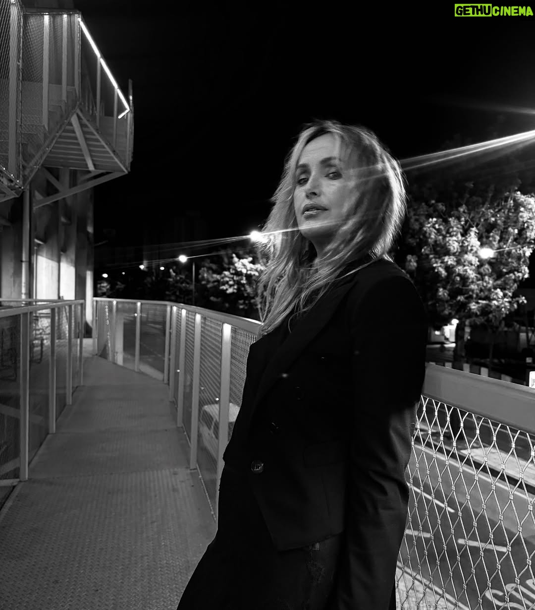 Marisa Cruz - 1.4K Likes - “Mio Cristo in diamante
Ti porto, ti porto sempre
Sempre, ti porto sempre
Ti porto, ti porto sempre
Sempre
Sempre”

@rosalia.vt  LUX
Boa semana 💫