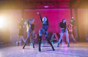 Marissa Heart Instagram - 🤍 CHANEL 🤍

Beginner/Beginner Heels every Saturday 5-630pm @theplaygroundla 👠 

There’s truly nothing I love more than going back to Basics and adding some classic Heartbreaker energy in there ! 💔

A gorgeous stretch
Across the floor
Drills
Lines
And a delicious combo that will be filmed at the end of class 🤍

Filmed by @redllama.media 🎥
Song “CHANEL” by @tyla 🎶 
Location @theplaygroundla ✖️
Heartbreakers @marissaheart @pariparipari @cjasmine.music @maria_alarcos @jenniferholatv 💔
Choreography @marissaheart @heartbreakheels ✨

#beginnerheels #confidence #marissaheartchoreography #dance #heels #women #womenempowerment #girlpower #heartbreaker #playgroundla #heartbreakheels