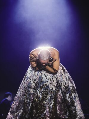 Mariza Instagram - Um mar de gente.
Porto.

Vestida pelo único @joao_rolo_couture 
Fotografias @ruibandeirafotografia
