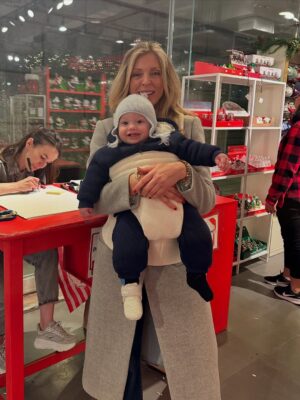 Marla Maples Instagram - Nothing sweeter than giggles and a surprise visit from Santa as we get ready for Alexander’s first Christmas.
I may have been protective when Santa snuck up behind us… 
but look how precious he is, welcoming this dear Santa  with that open little heart & purest joy. 🎅🏼✨