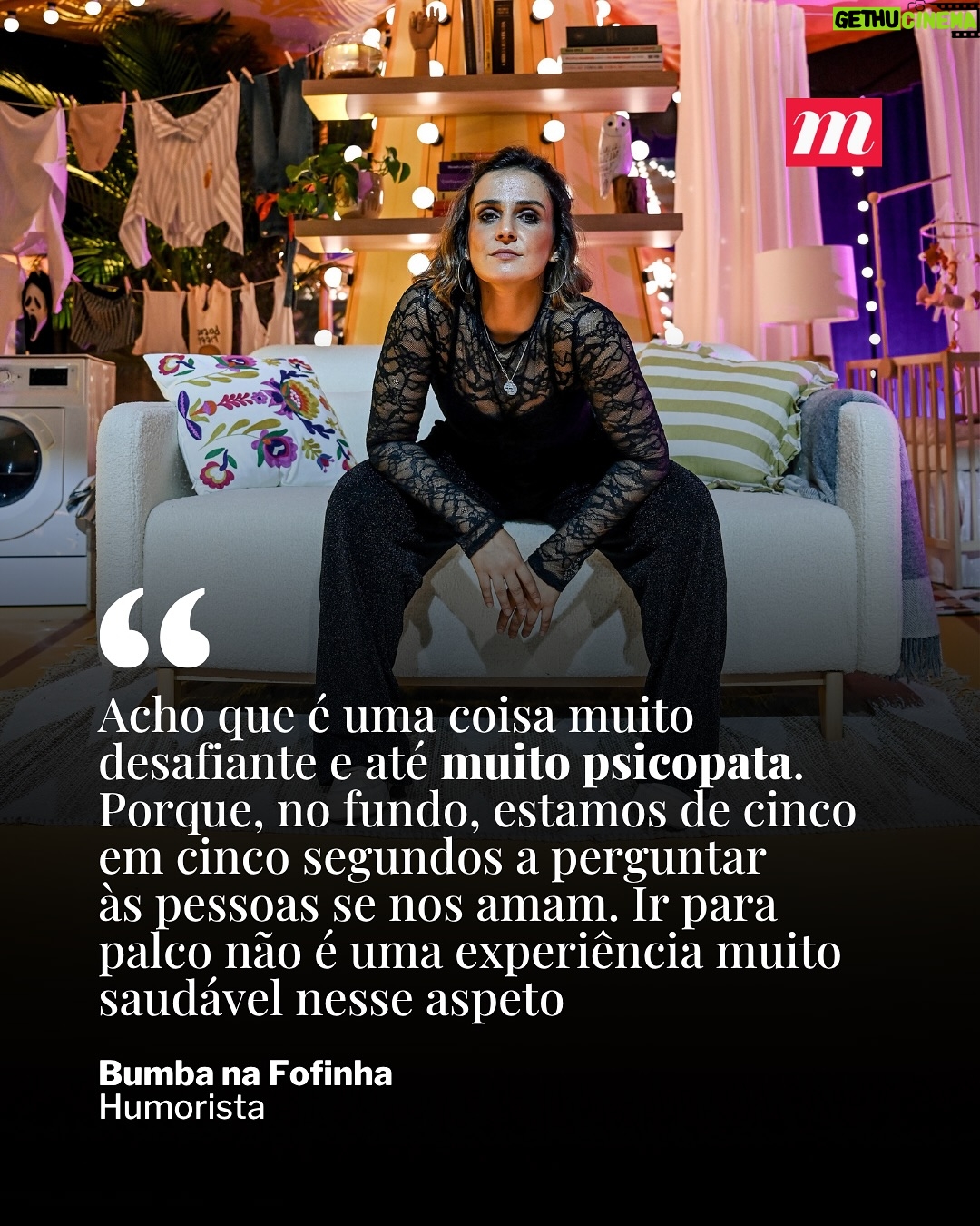 Marta Bateira - 10.9K Likes - Nunca como agora houve tan­tas mulhe­res a subi­rem sozi­nhas aos gran­des pal­cos para faze­rem comé­dia. O público, essen­ci­al­mente femi­nino, tem res­pon­dido a pre­ceito: salas a reben­tar pelas cos­tu­ras, bilhe­tes que voam no espaço de minu­tos, uma lou­cura. A expli­ca­ção está tal­vez numa certa neces­si­dade de ver “mulhe­res a falar para mulhe­res”. Sendo que as redes soci­ais tam­bém aju­dam a expli­car o fenó­meno.

📸 1 a 3 - Rita Chantre 
  4 a 6 - Direitos Reservados 

Saiba mais através do link da bio. 

#nm #noticiasmagazine #humor #comedia #standup #humoristas #bumbanafofinha #inesap #beatrizgosta #jessicaathayde