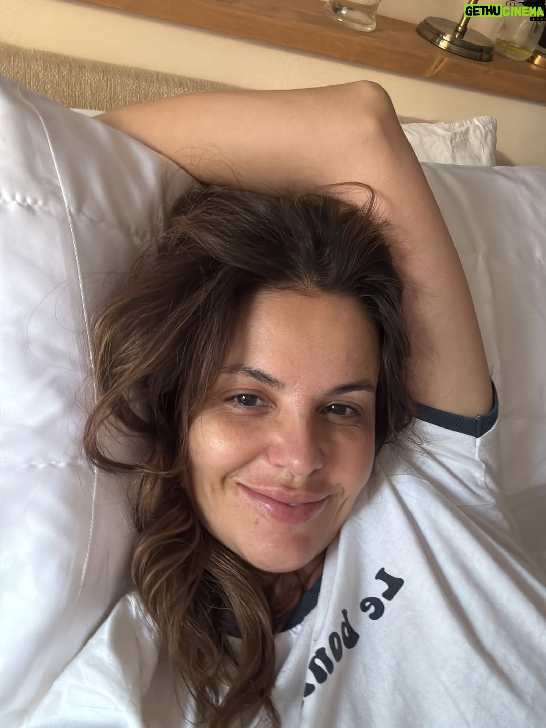 Marta Torné - 15.1K Likes - Este mes de Julio está siendo el más intenso de mi vida!!!!!! Estoy rebosante de gratitud y felicidad ❤️❤️(y sueño 😅)