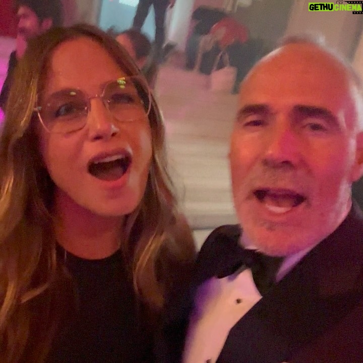 Martina Klein - 17.8K Likes - ¡Que la vida nos siga regalando momentos como estos! Feliz cumple amor, @martinakleinpro ❤️!
Pd: mi vida no quiero ser indiscreto y decir tu edad, solo te recuerdo que entre los dos ya sumamos 100 años 🤓