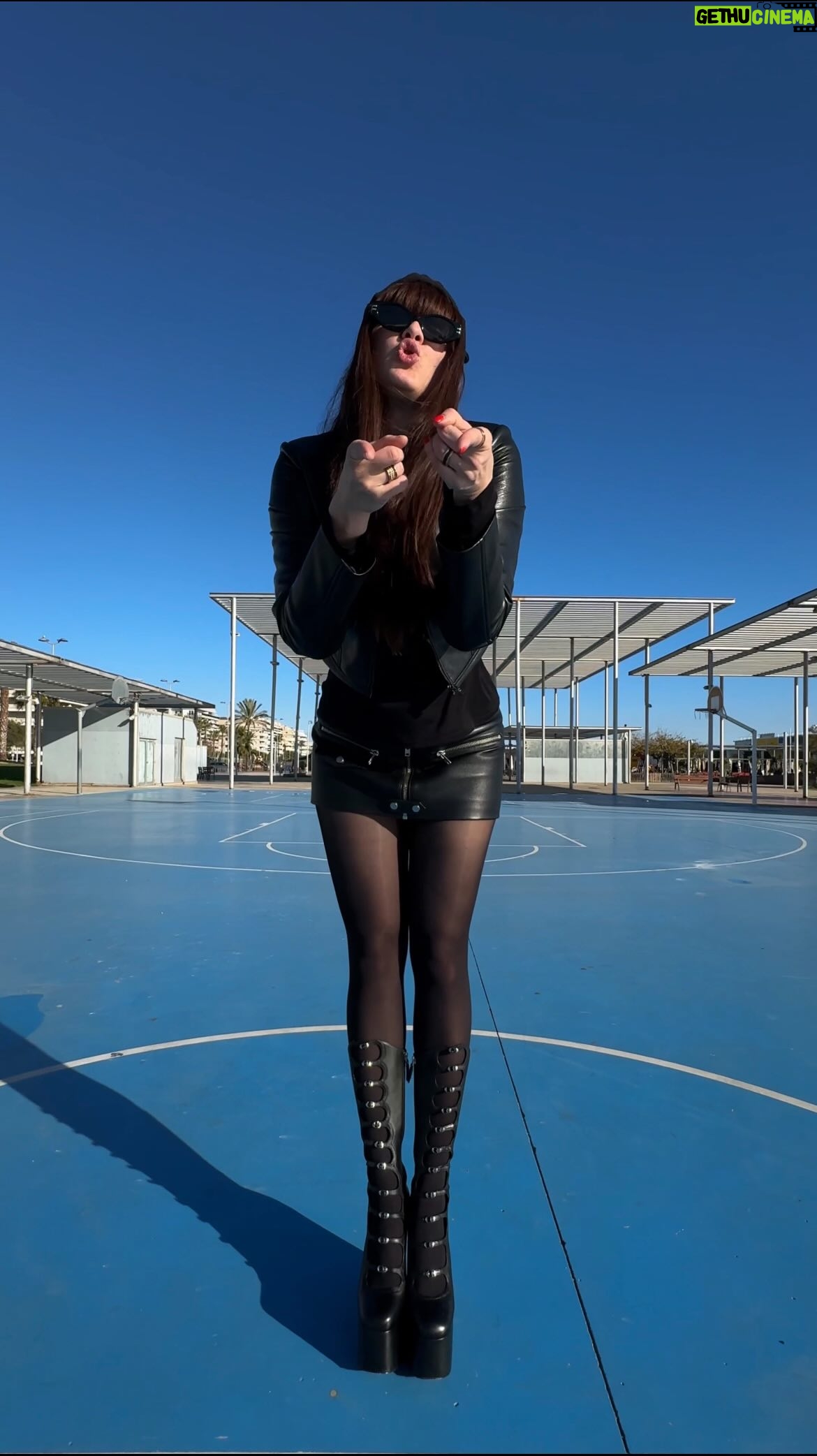 Maruv - 6.8K Likes - The best song you’ve ever heard will be released tomorrow 💋

#maruv #sweetchiquita