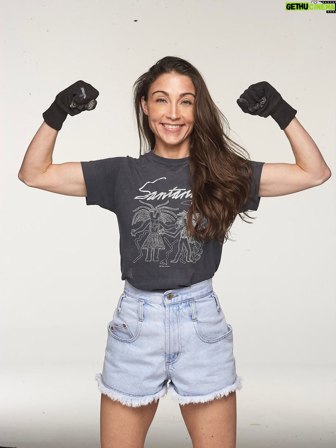 Mary Padian - 16.8K Likes - Strong, scrappy and ready to dig for some treasures! Big love to my friend & photographer extraordinaire @jennifer_ostrom for capturing these shots 🤍  #thrift #marysfinds #santana #vintage #cool #bossbabe #reseller #style