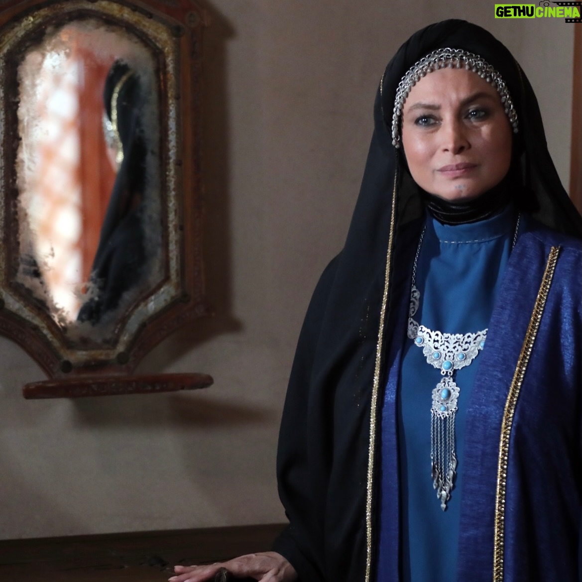 Maryam Kavyani - 3.3K Likes - ⁨	⁨	⁨	⁨	.
چقدر دل بزرگ میخواد خلق کردن اثر و پذیرفتن پایانش.
مگه میشه برای هنرمند پایانی نوشته شود.
نمایش چند قاب به بهانه یاد آوری سریال عشق کوفی🫠

#عشق_کوفی #مریم_کاویانی #سریال_ایرانی 
‪‪‪‪@hassan.akhondpour‬‪@maryam_kavyani‬‪@nadersoleimanii‬anii‬anii‬ani‪@aminmoradirad‬adirad⁩ 📸