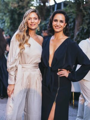 Mayte Rodríguez Instagram - Una noche llena de brillo ✨ talentos y belleza, nuestro cabello es el marco de nuestra cara, nos sirve para interpretar como nos sentimos, y siempre jugar. Gracias @kerastase_official por una noche inolvidable.  #Kerastase
#KerastaseChile #KerastaseClub ✨