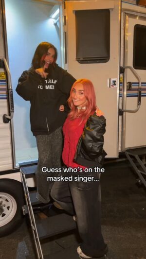 McKenzi Brooke Instagram - Can you guess who she’ll be?! 😱😏 #themaskedsinger #TMIinsider #kyliecantrall #mckenzibrooke