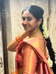 Meena Vasu Instagram - 🌞🥰