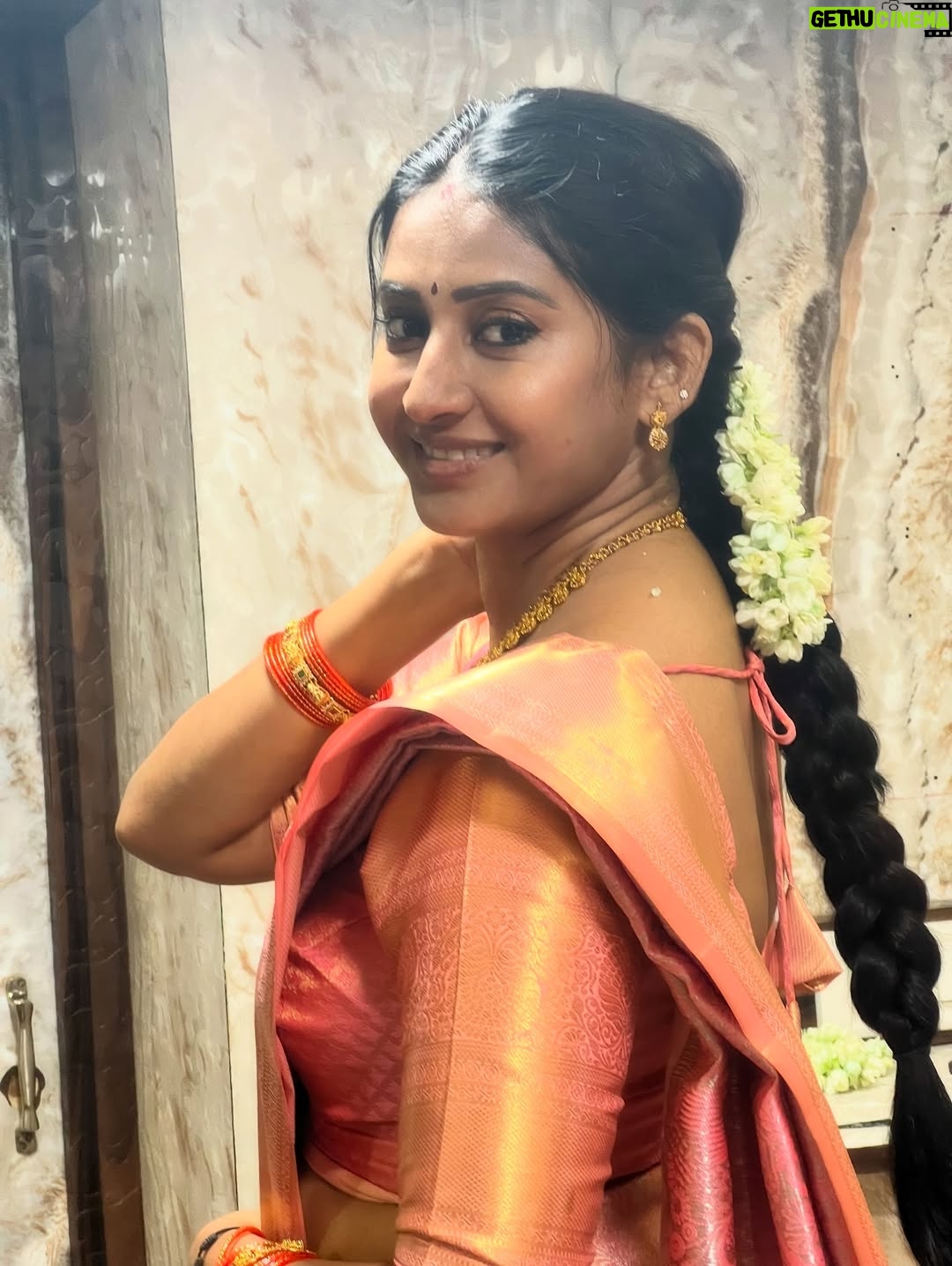 Meena Vasu - 9.7K Likes - 🌞🥰