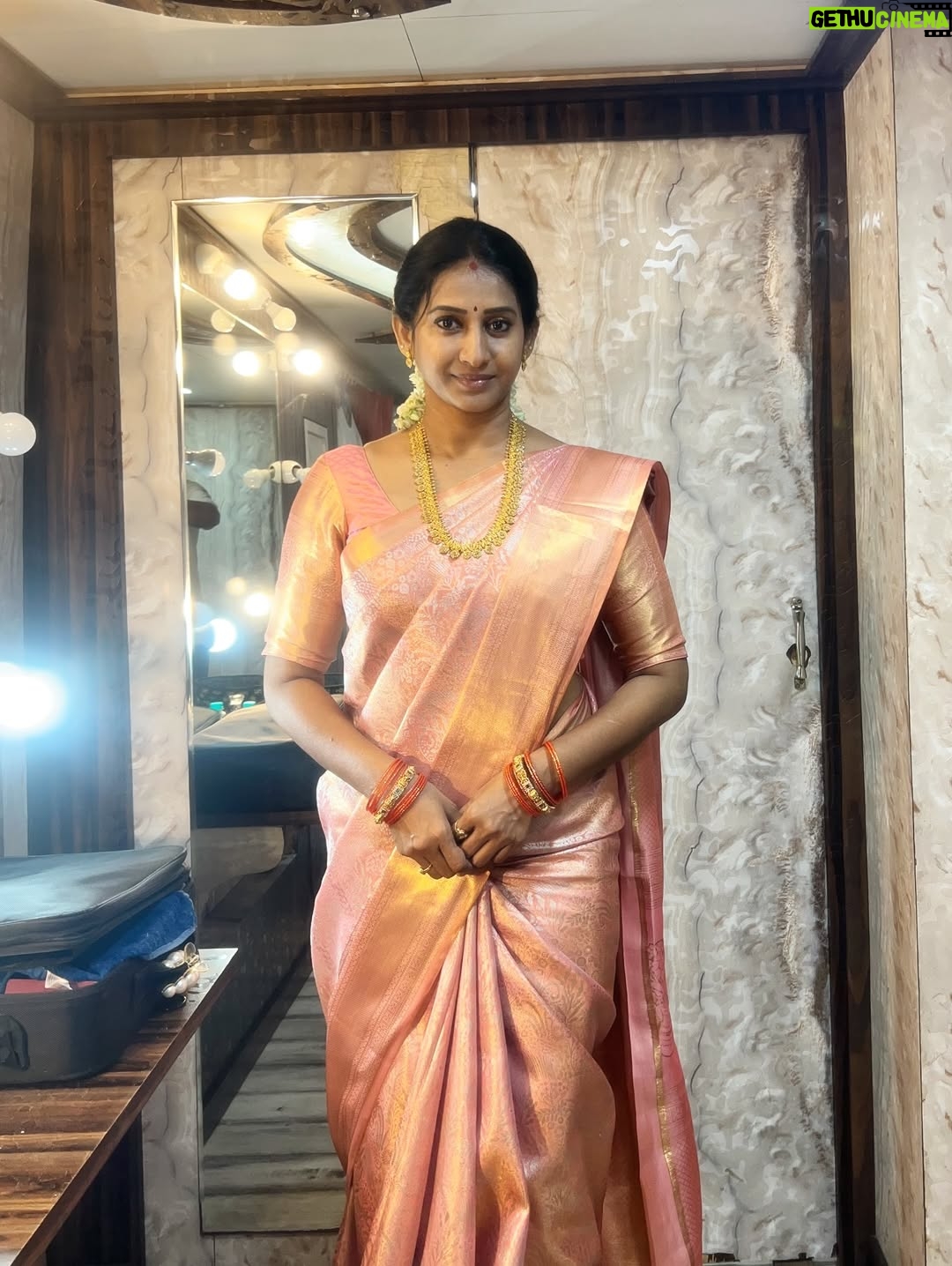 Meena Vasu - 9.7K Likes - 🌞🥰